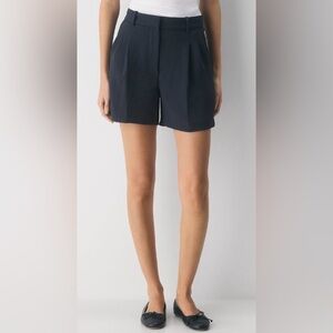 Wilfred Aritzia
The Effortless Short™ Mid-Thigh - Crepette  Dark Gray Shorts